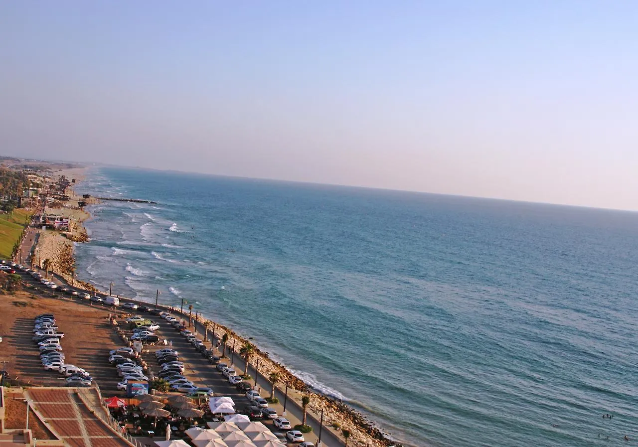 Sea View Beach Apartment حيفا