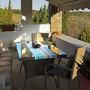  דירה Lovely Apartm.near Airport יוון